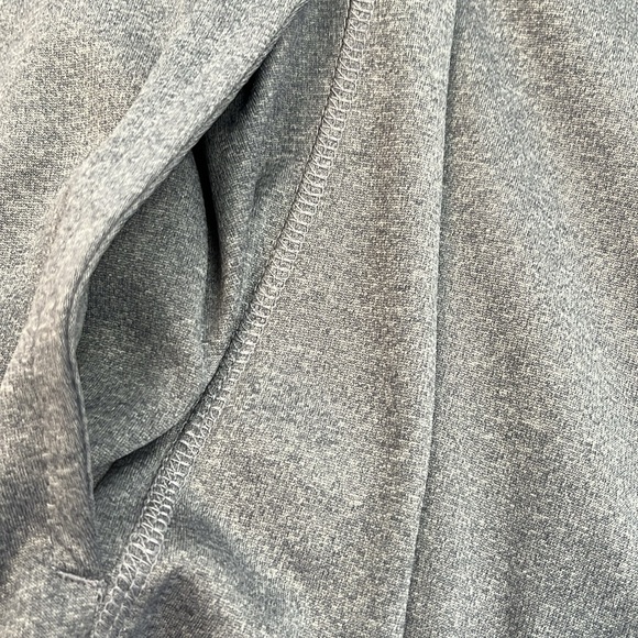 Champion Utah quarter zip pullover. Performance fabric. Reflective logo. X Large - Picture 5 of 6